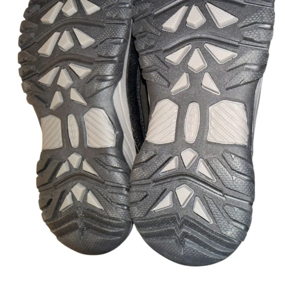 NEW KEEN Big Kids 2 Targhee Mid 